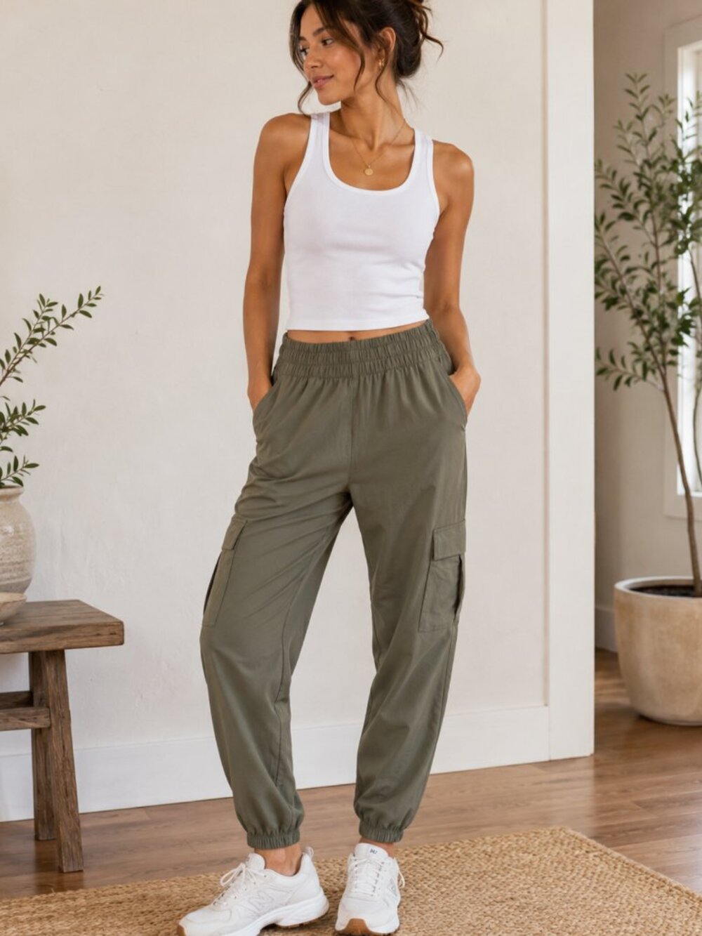 Vuori Olive Cargo Jogger Pants Size Large Performance Travel Utility Pants - Picture 1 of 8